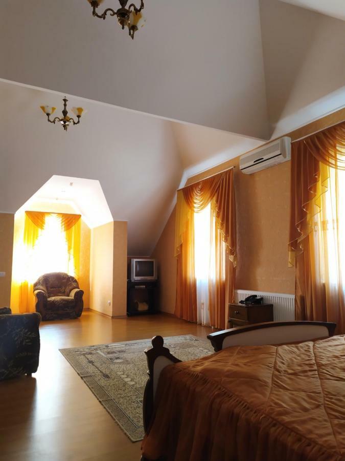 Hotel Tropicana Svitlovodsʼk المظهر الخارجي الصورة